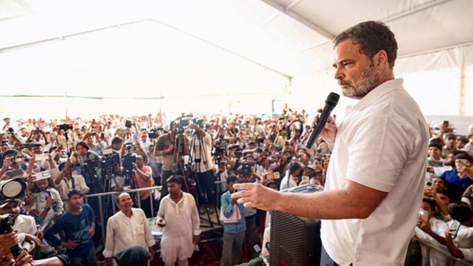 Rahul Gandhi addresses Bihar students defying ban
