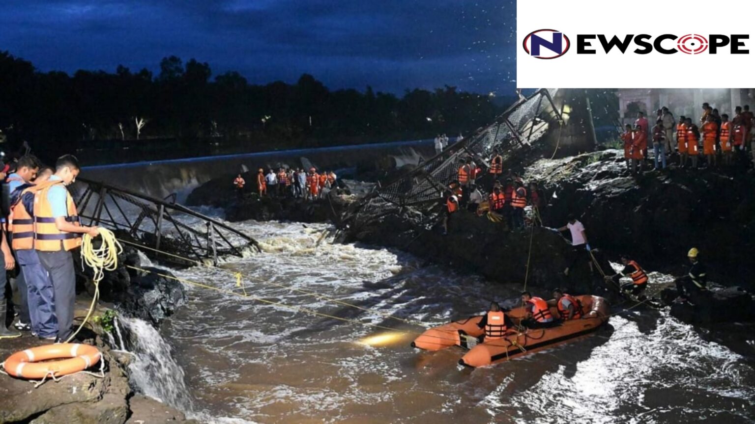 Pune bridge collapses claiming 4 lives