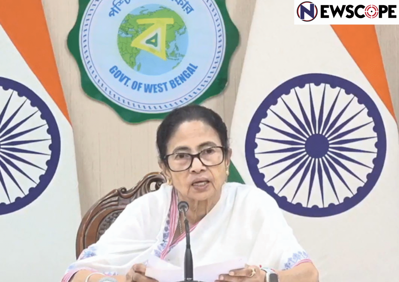 Mamata quotes from global HR report to attack Modi on Bengali harrassment