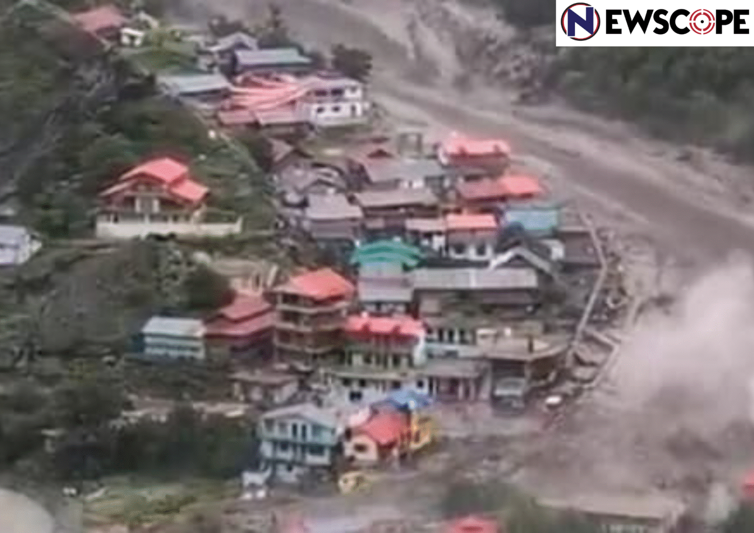 Dharali,Uttarkashi: Cloudburst triggers Flashflood, many feared to be washed away