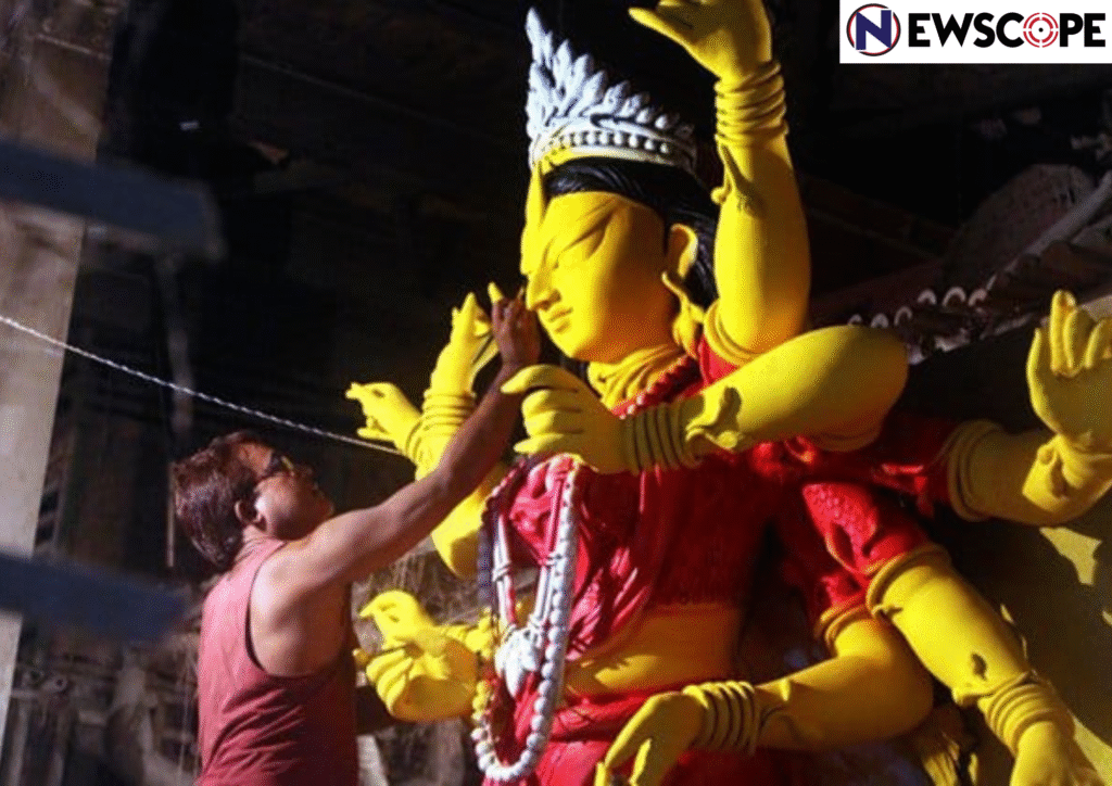 Kumartuli : durga puja comes & goes, claymodellers still live a precarious life