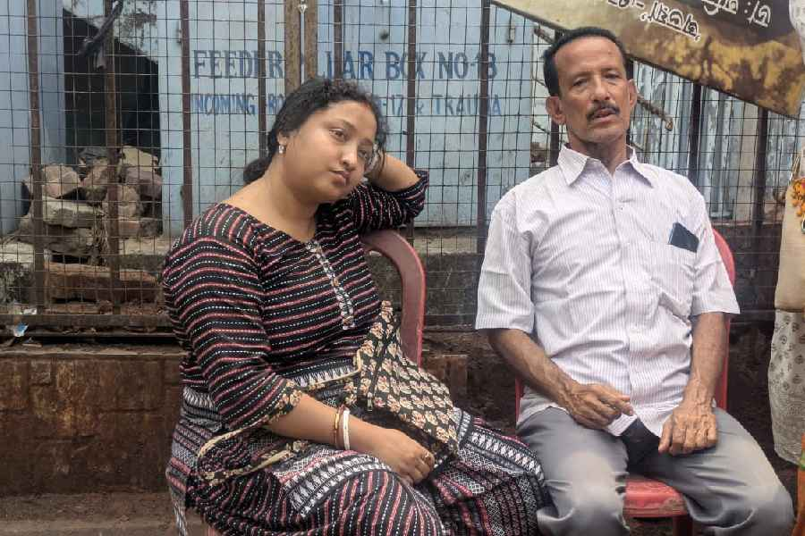 Trapped in malfunctioning lift, man dies at RG Kar