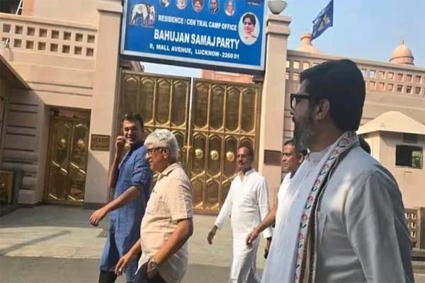 Congress Leaders’ Surprise Visit to Mayawati Sparks Political Buzz in Uttar Pradesh Congress Leaders’ Surprise Visit to Mayawati Sparks Political Buzz in Uttar Pradesh