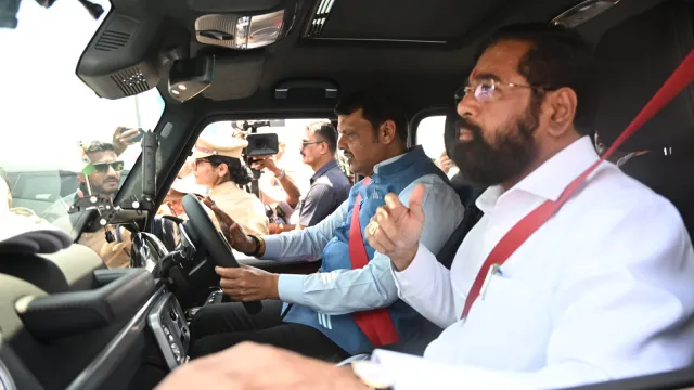Marathi mandate for auto and taxi drivers in Maharashtra Marathi mandate for auto and taxi drivers in Maharashtra