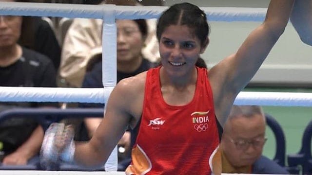 Boxer shakshi defeats Paris Olympic medalist to enter pre-Quarter finals